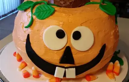 How to Make a Halloween Cake
