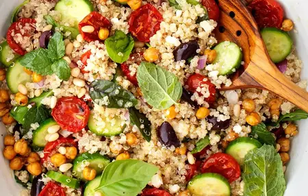 How to Make a Salad with Quinoa