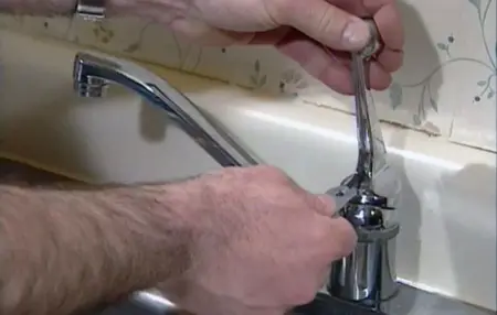 How to Repair a Leaky Faucet