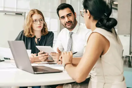 How to Conduct Performance Reviews