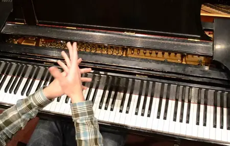 How to Learn to Play the Piano by Ear