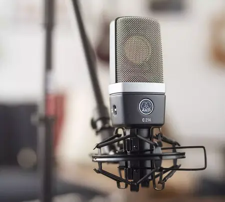 How to Use a Microphone for Recording