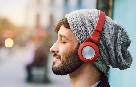 How to Use a Headphone