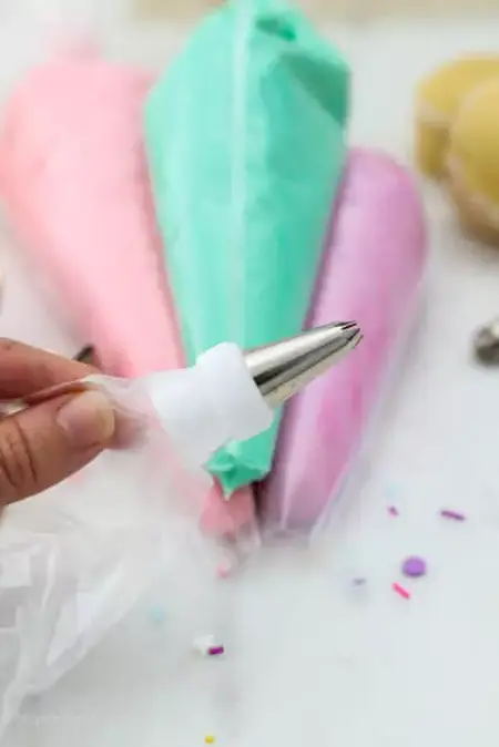 How to Use a Piping Bag