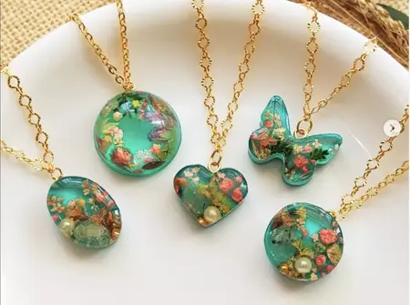 How to Make Jewelry with Resin