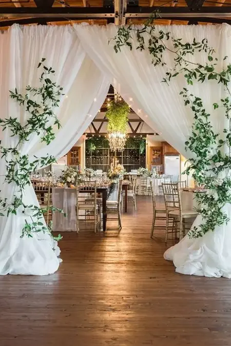How to Decorate a Wedding Venue