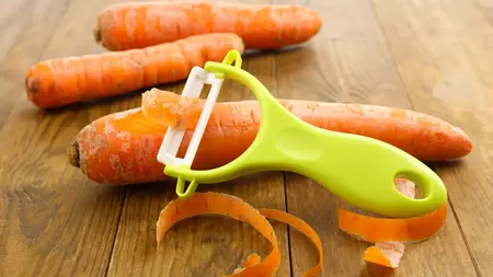 How to Use a Peeler
