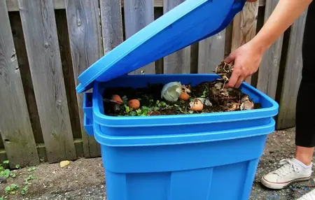 How to Make a Compost Bin