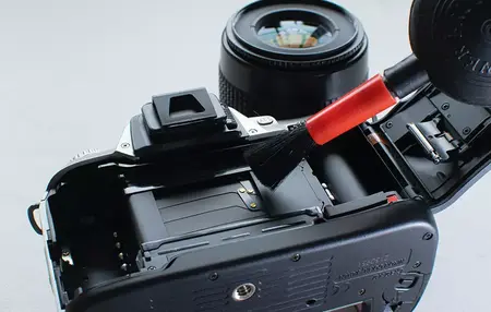 How to Use a Lens Cleaning Kit