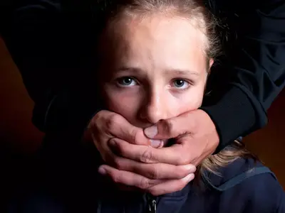 Child Grooming Dampak Psikologis: Mengenali Tanda & Dapatkan Bantuan