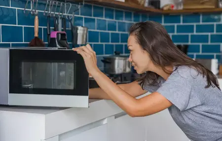How to Use a Microwave